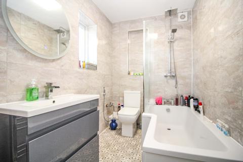101 Feenan Highway, Tilbury, RM18 8EX