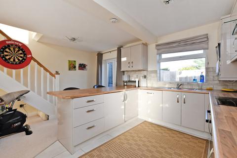 3 bedroom semi-detached house for sale - Coniston Road, Dronfield Woodhouse, Dronfield, Derbyshire, S18 8PZ
