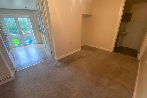 3 bedroom terraced house to rent - Millfield Road, Llanelli. SA14 8BL