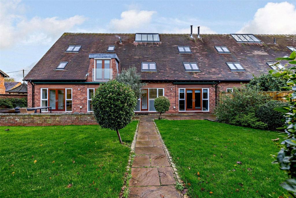 Yew Tree Court, The Green, Poulton, Chester, CH4 6 bed semidetached