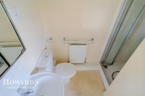 2 bedroom end of terrace house for sale - Tamarisk Drive, Caister-on-Sea