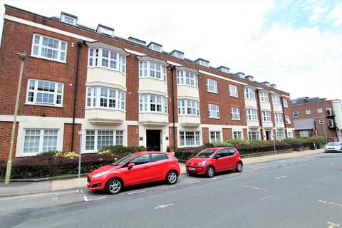 2 bedroom apartment to rent, Swan Street, Petersfield, Hampshire, GU32