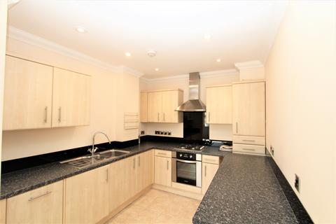 2 bedroom apartment to rent, Swan Street, Petersfield, Hampshire, GU32