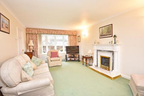 4 bedroom detached house for sale - Mallinson Oval, Harrogate