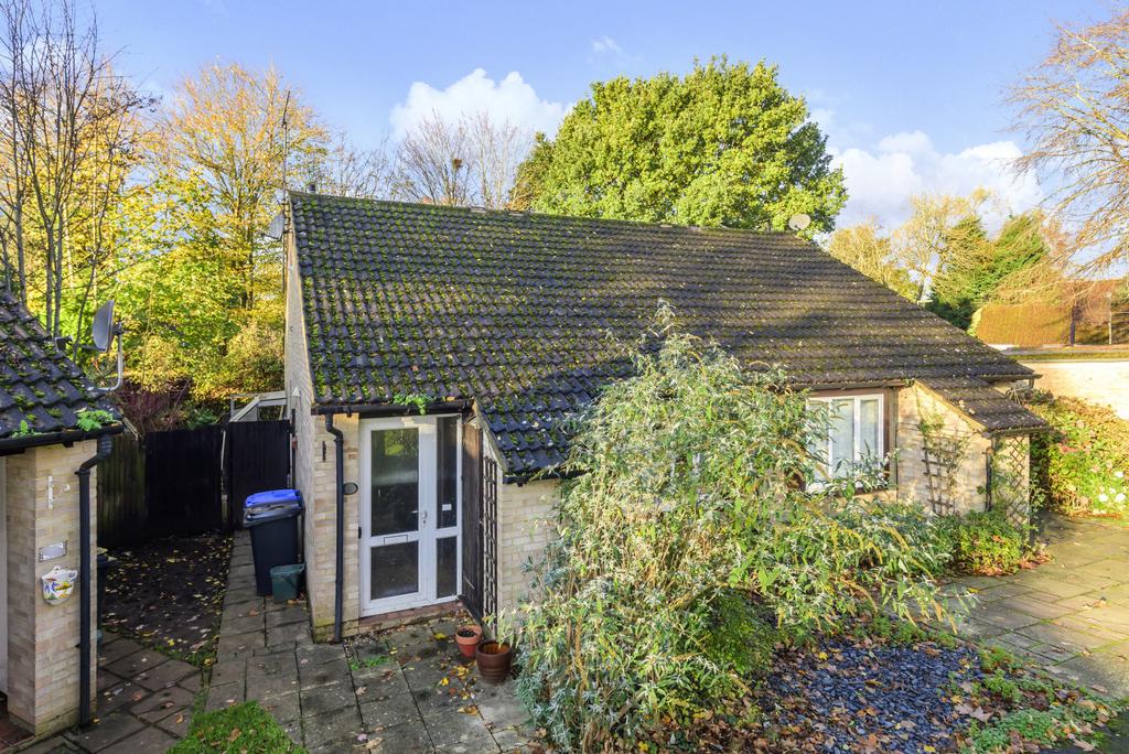 Alterton Close, Goldsworth Park, Woking, GU21 2 bed bungalow for sale