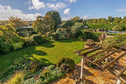 5 Dale Close, Littleton, Winchester, SO22 6RA