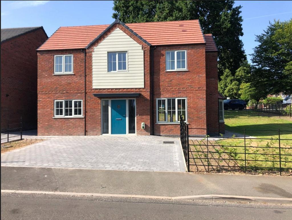 Rutland Avenue, Rugeley, WS15 3 bed detached house £1,095 pcm (£253 pw)