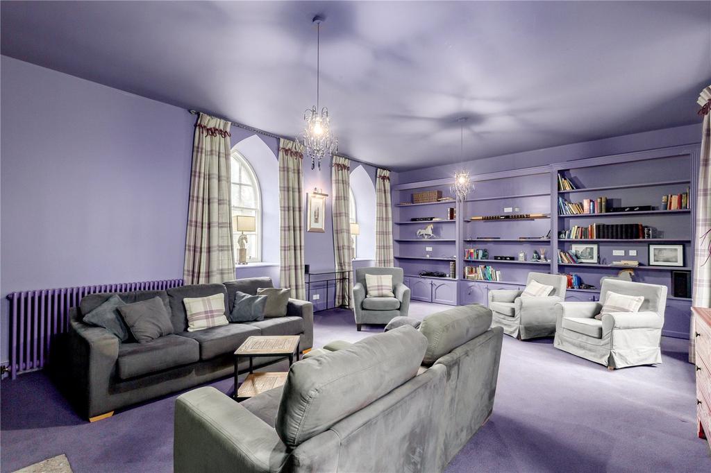 Library / Tv Room