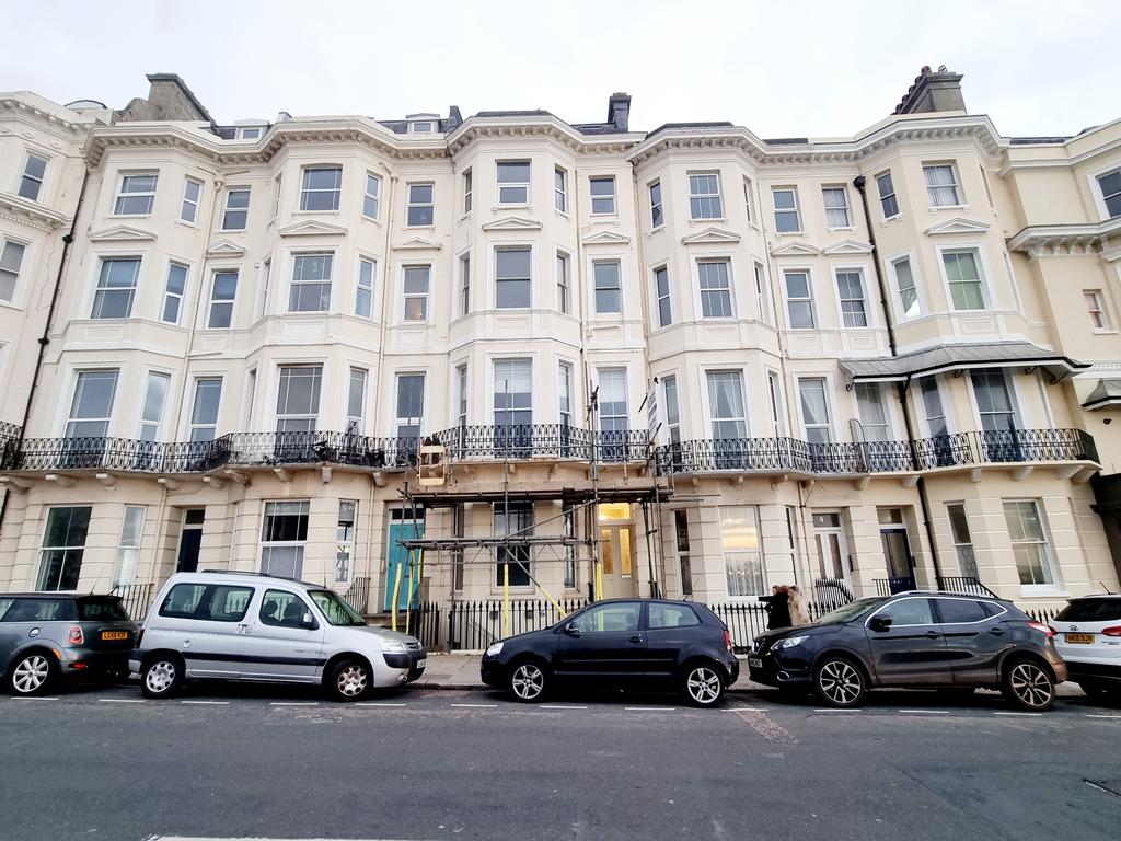 Warrior Square, St. LeonardsonSea TN37 1 bed flat £975 pcm (£225 pw)