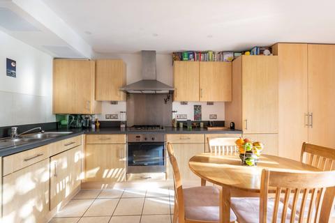 1 bedroom flat for sale - Hunt Close, Hammersmith, London, W11