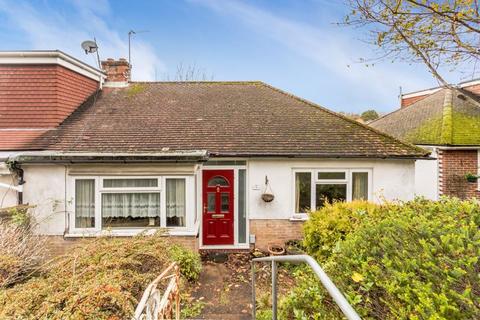 2 bedroom bungalow for sale - The Deeside, Brighton