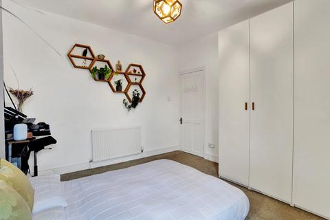 12a Westfield Road, London, W13 9JR