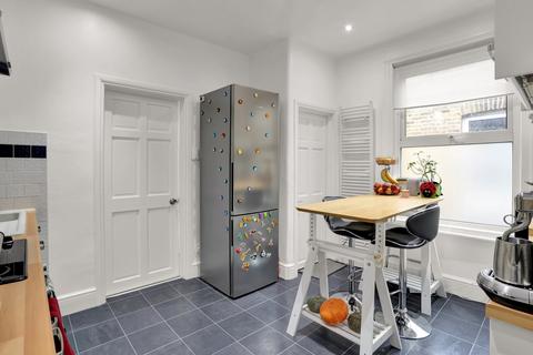 12a Westfield Road, London, W13 9JR