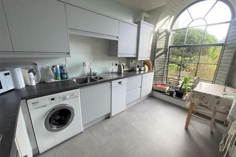 15 Brunel Quays, Lostwithiel, PL22 0JB