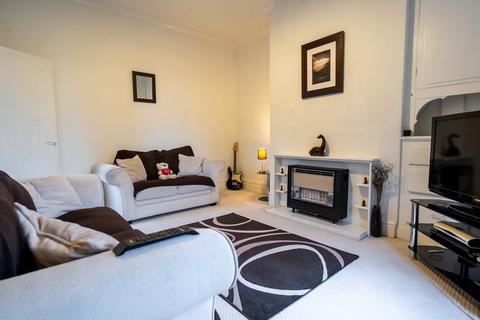 2 bedroom end of terrace house for sale - Longwood Road, Huddersfield, HD3