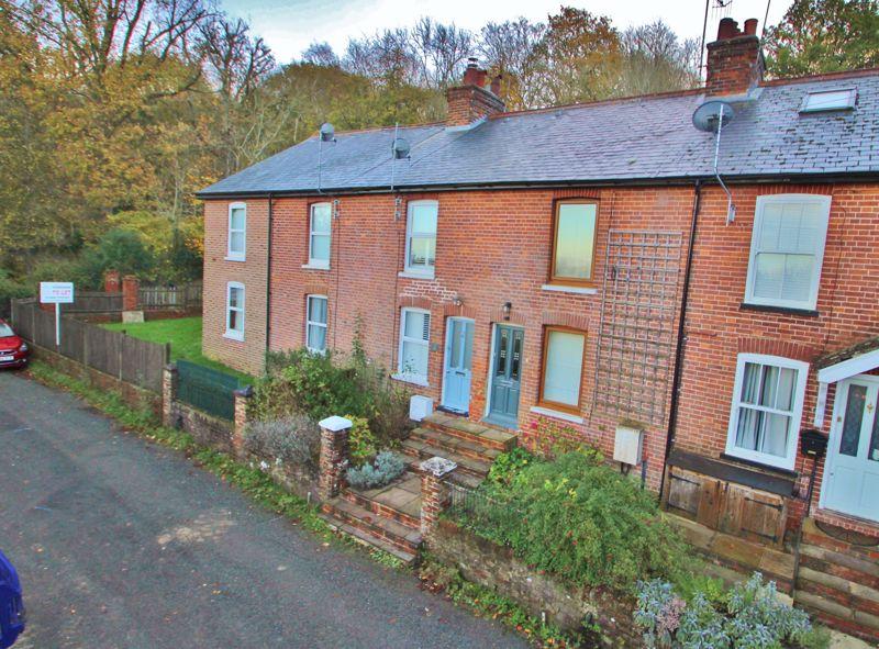 Fairglen Road, Wadhurst 3 bed terraced house for sale £425,000