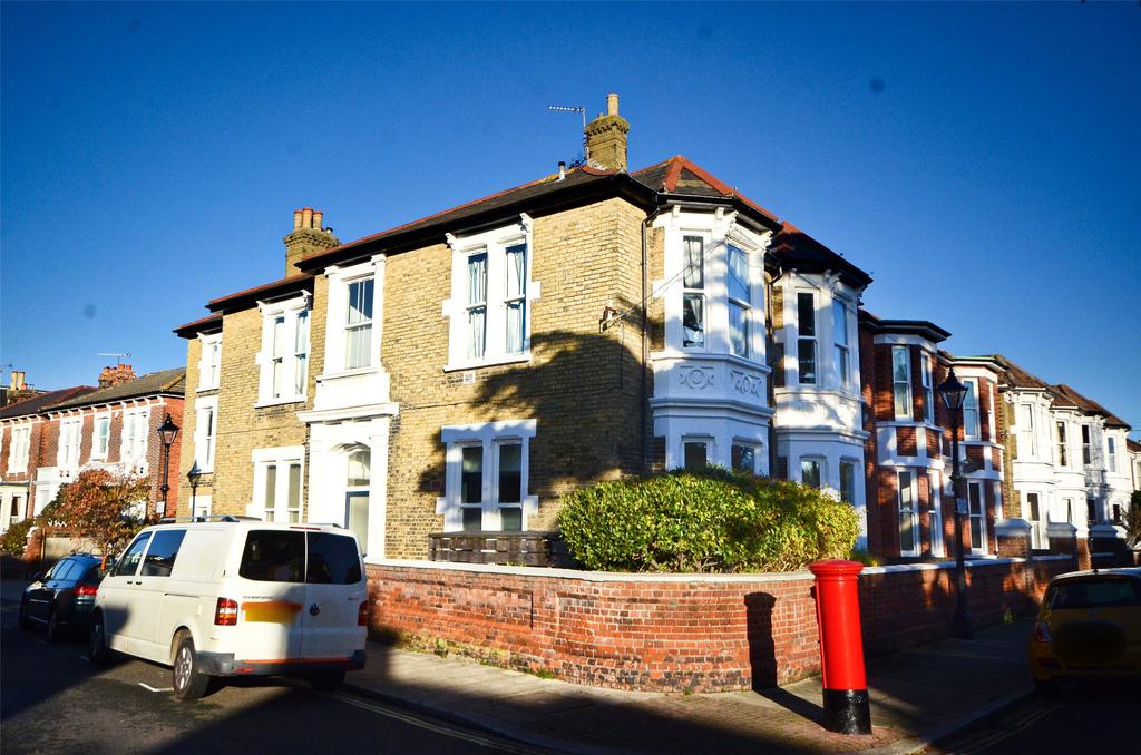 Yarborough Road, Southsea, Hampshire... 1 bed apartment £725 pcm (£167 pw)