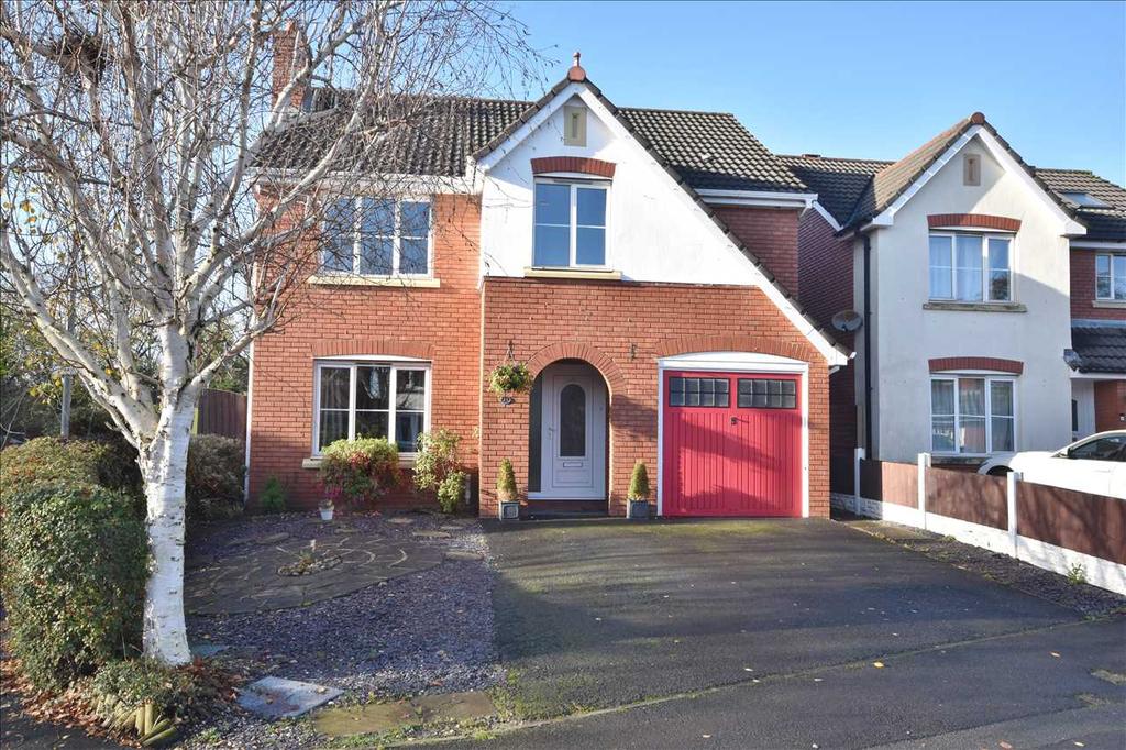 Heatherleigh, Leyland 4 bed detached house £1,400 pcm (£323 pw)