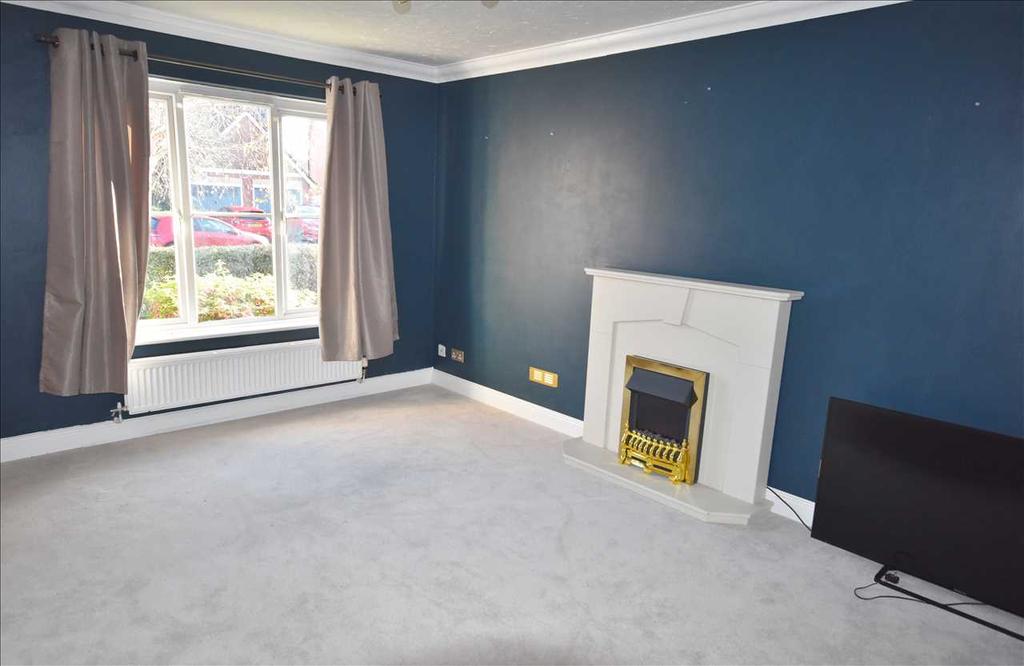 Heatherleigh, Leyland 4 bed detached house £1,400 pcm (£323 pw)