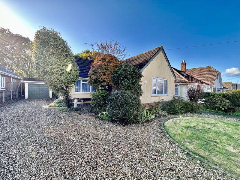 Merley Ways, Wimborne, BH21 3 bed bungalow £500,000