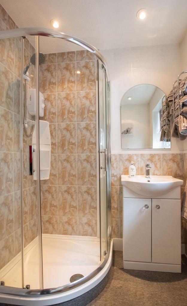 Bathroom/shower enc