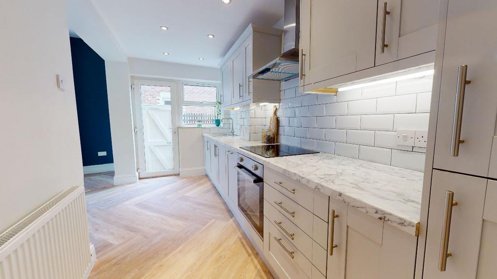 Julian Street, South Shields, NE33 3 bed terraced house £850 pcm (£