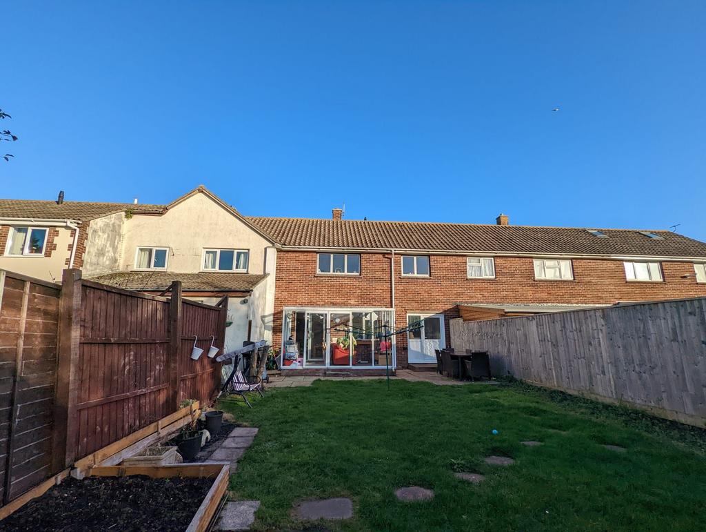 Radipole Lane, Weymouth 3 bed terraced house for sale £270,000