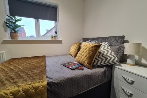 1 bedroom in a flat share to rent, Lawson Road