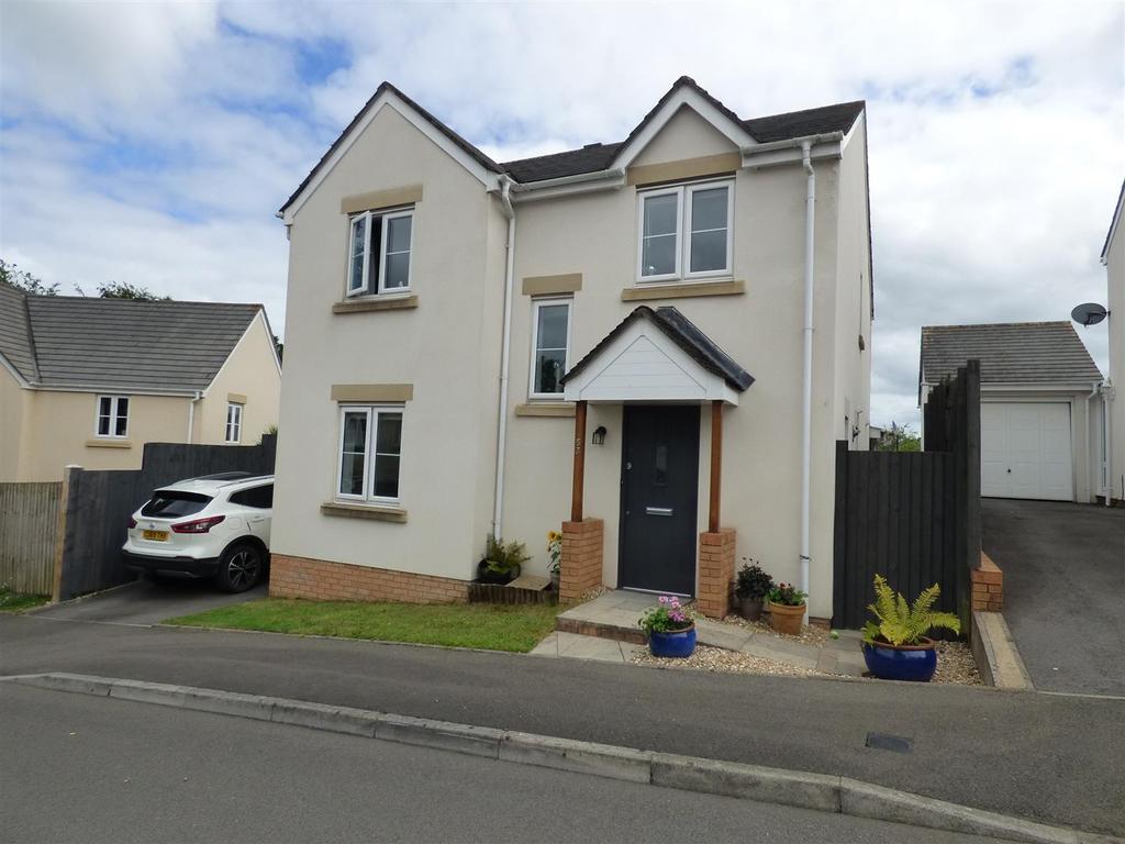 Parc Starling, Johnstown, Carmarthen 4 bed house £335,000