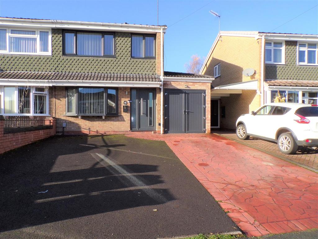 Kelvedon Way, Rugeley 3 bed semidetached house £259,995