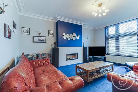 435 Harrogate Road, Leeds, LS17 7AB