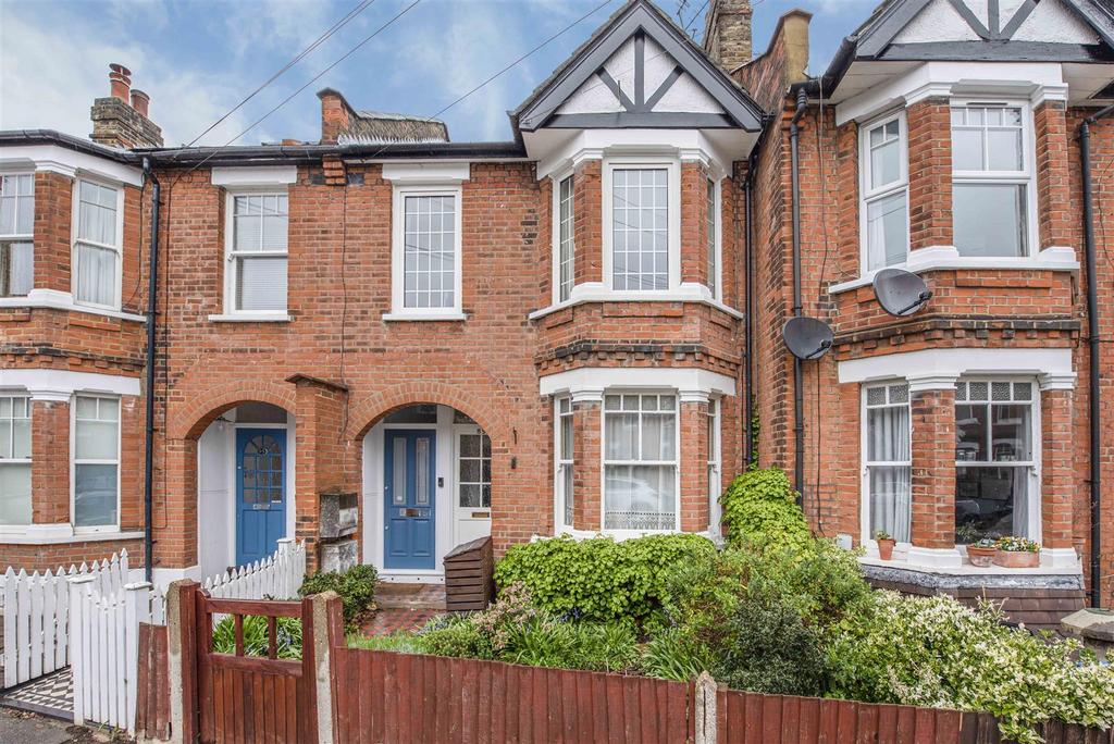 Godstone Road, St Margarets Village 3 bed £595,000