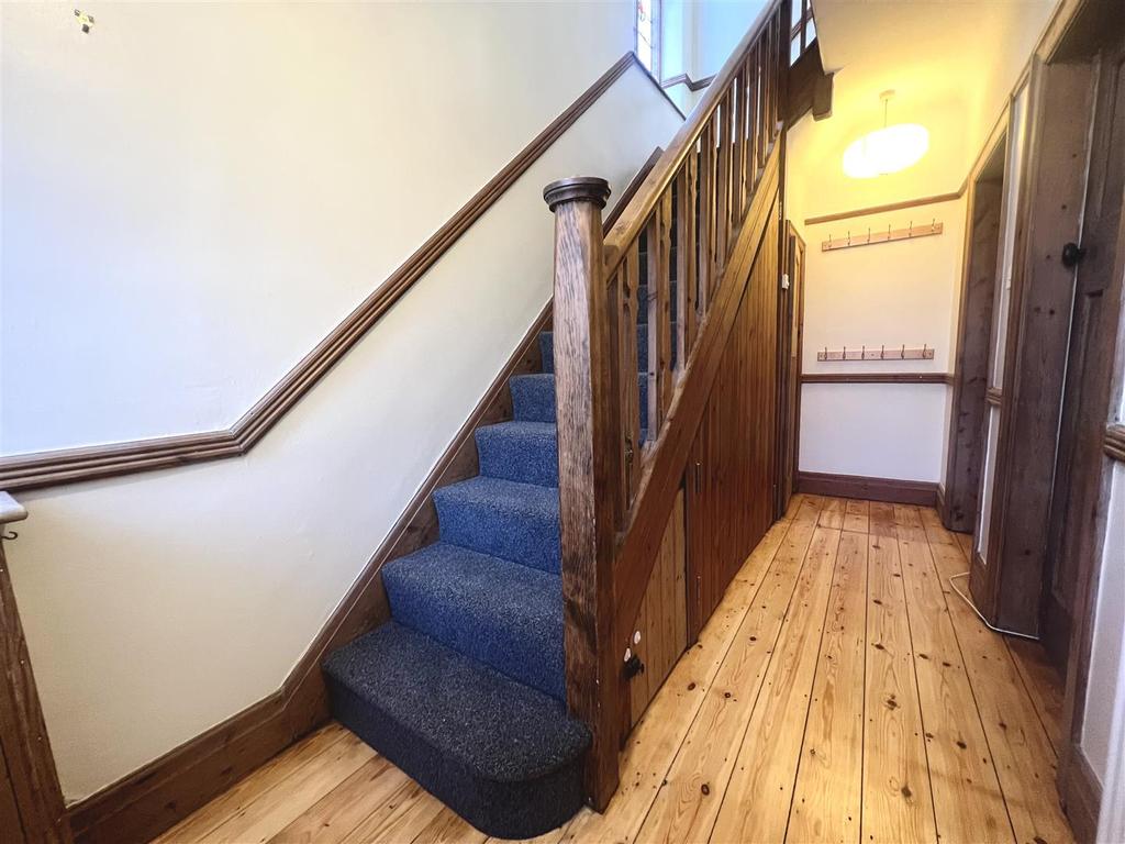 Old Lansdowne Road, West Didsbury 3 bed semidetached house £1,550