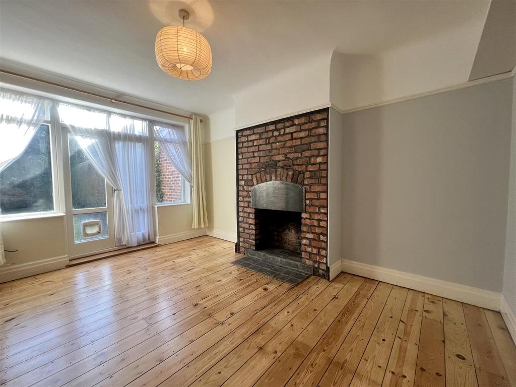 Old Lansdowne Road, West Didsbury 3 bed semidetached house £1,550