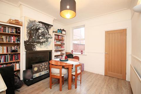 3 bedroom terraced house for sale - Merton Avenue, Off Glenfield Road, Leicester