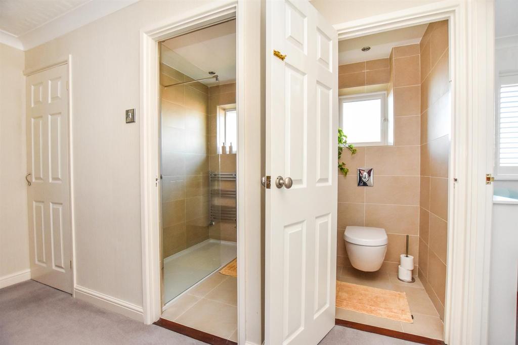 Shower &amp; WC