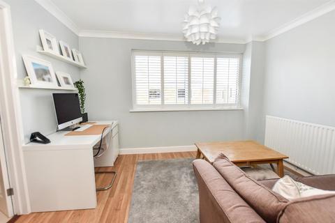 2 Westway, South Woodham Ferrers, Chelmsford, CM3 5NX