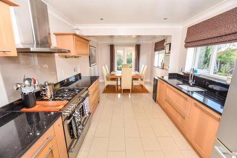 2 Westway, South Woodham Ferrers, Chelmsford, CM3 5NX