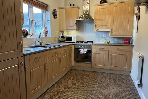 4 Dovecliffe View, Worsbrough, Barnsley, S70 4RR