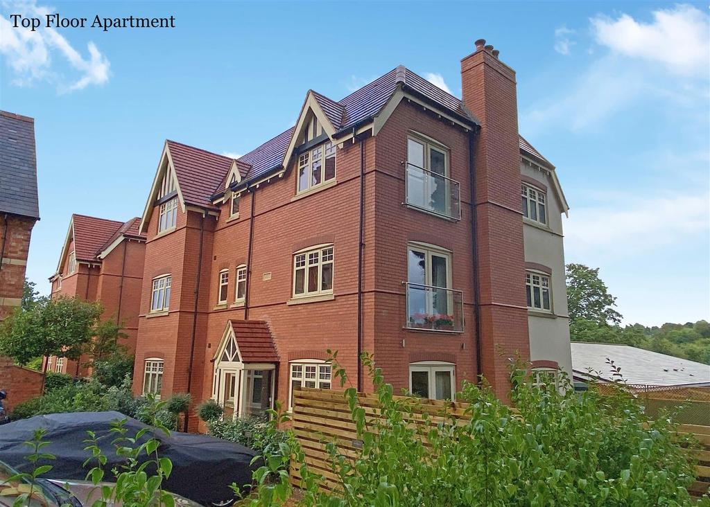 Henley Grange, HenleyInArden 3 bed flat £450,000