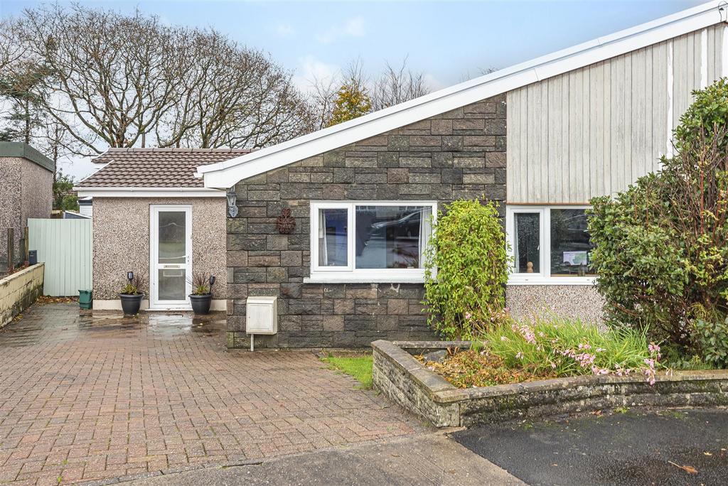Summerland Park, Upper Killay 3 bed semidetached house £325,000