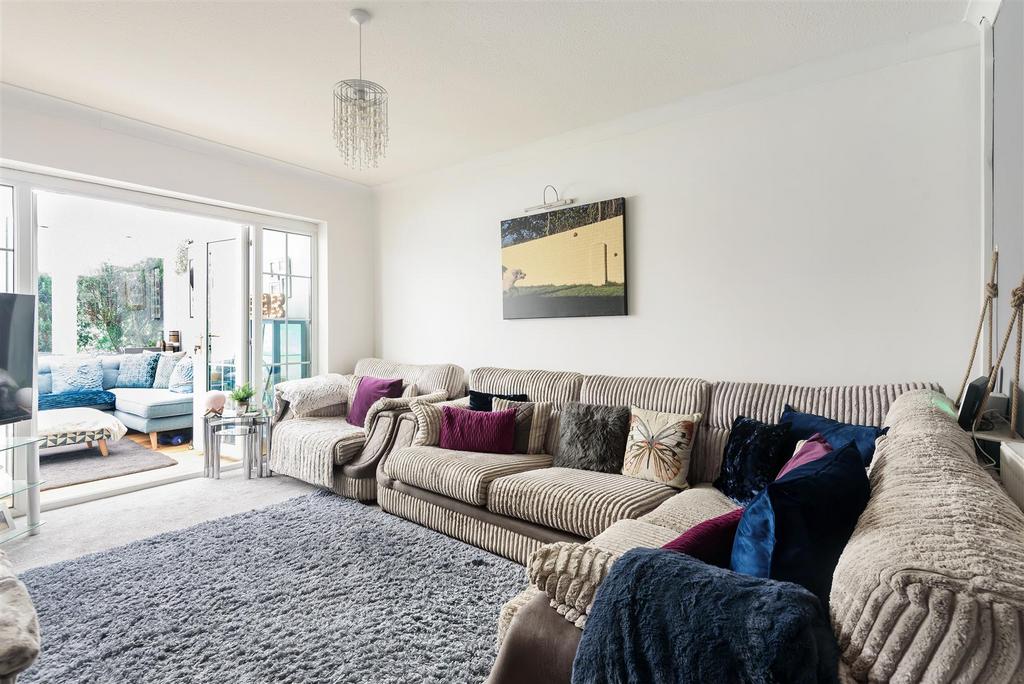 Summerland Park, Upper Killay 3 bed semidetached house £325,000