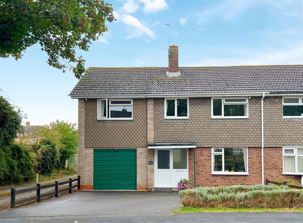 Brookside Road, StratfordUponAvon 5 bed semidetached house £350,000