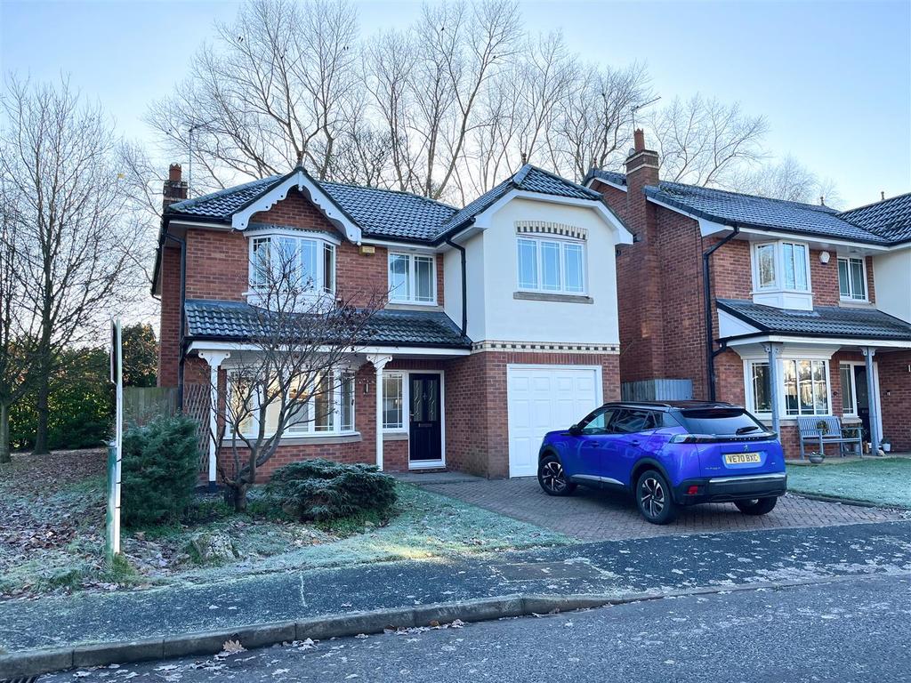 Drive, Macclesfield 4 bed detached house to rent £2,250 pcm