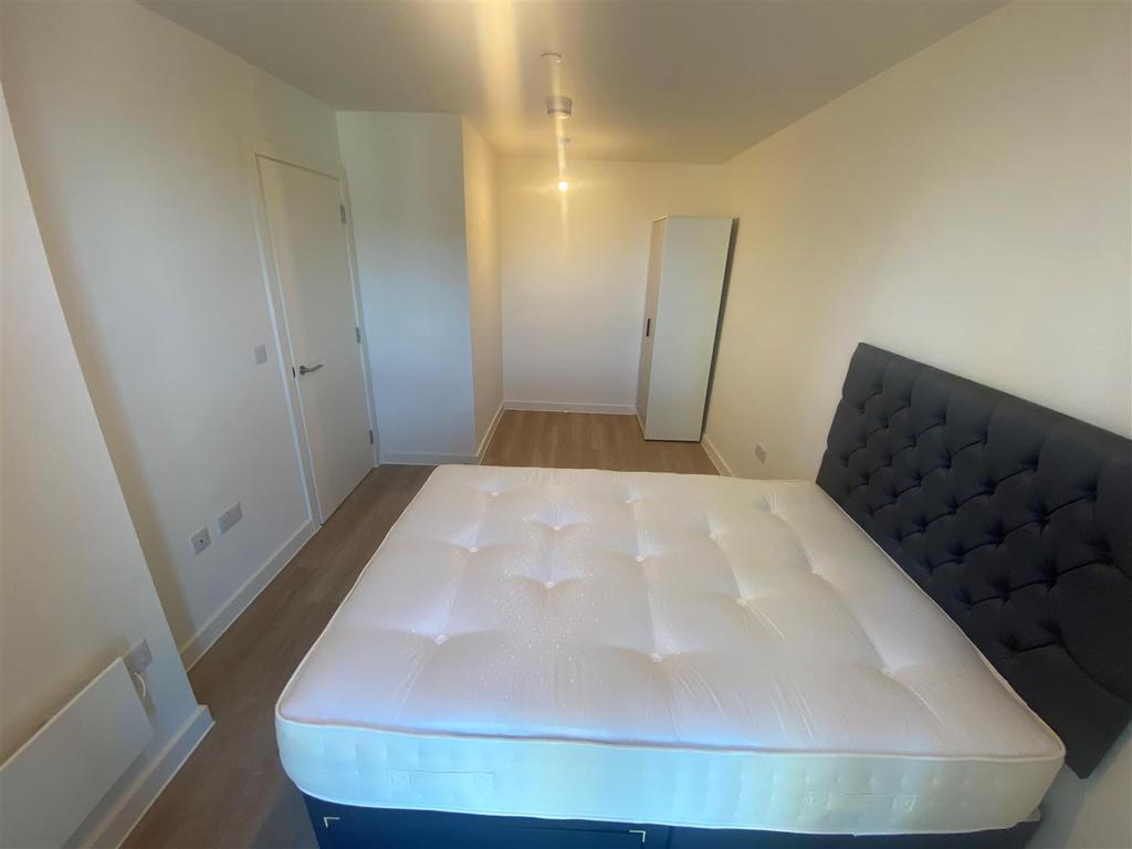 Bedroom 2- 3.jpg
