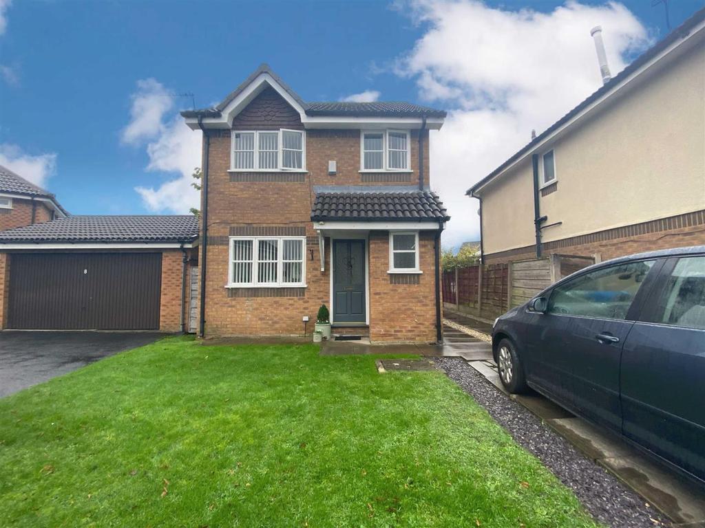 Pennymoor Drive, Altrincham 3 bed detached house £1,495 pcm (£345 pw)