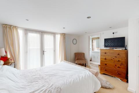 4 bedroom end of terrace house for sale - Esmonde Drive, Manston, Ramsgate