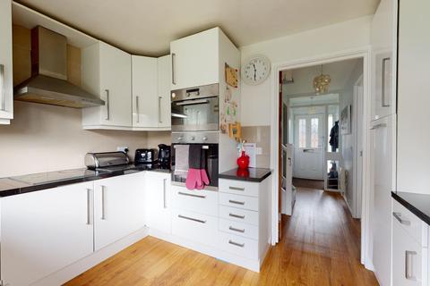 3 Esmonde Drive, Manston, Ramsgate, CT12 5LY