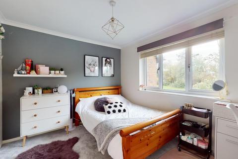 3 Esmonde Drive, Manston, Ramsgate, CT12 5LY