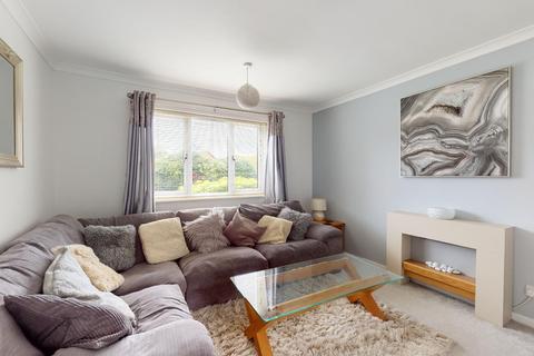 3 Esmonde Drive, Manston, Ramsgate, CT12 5LY
